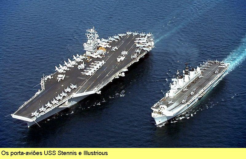 Porta-aviões USS Stennis e Illustrious.