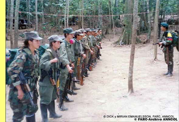 Formação de combatentes das FARC-EP.