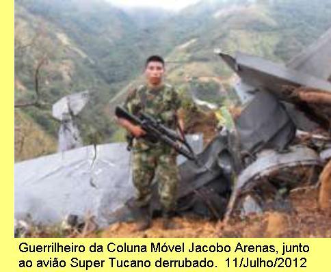 Avião da Força Aérea Colombiana abatido pelas FARC-EP.