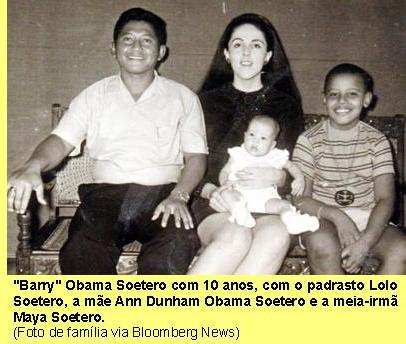 A mãe, o padrasto e Obama aos 10 anos.