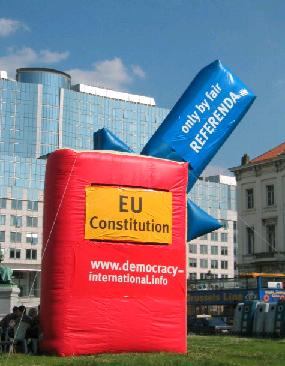 Campanha pelo referendo da Constituição europeia.