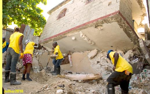 Sete meses ap�s o terremoto o Haiti continua em escombros.