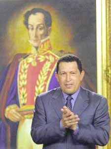 Chvez, com Bolvar ao fundo.