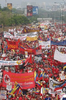 Manifesta��o de apoio � Revolu��o Bolivariana. Caracas, Mar�o/2004.