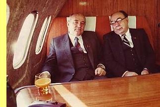 Gorbachov e Yakovlev.
