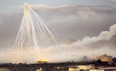 Bombas f�sforo lan�adas sobre o campo de concentra��o de Gaza.