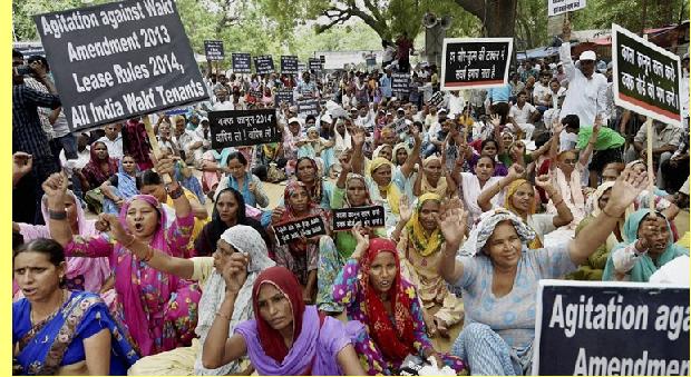 Arrendatários protestam na Índia.