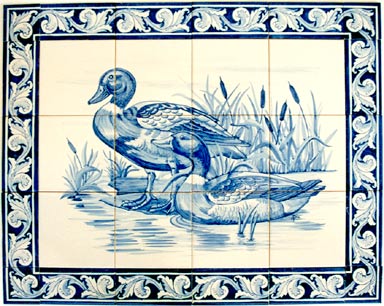O desenho dos patos bravos � de Antonio Jorge Cruz. O painel de azulejos pode ser adquirido em www.oficinaceramica.com.