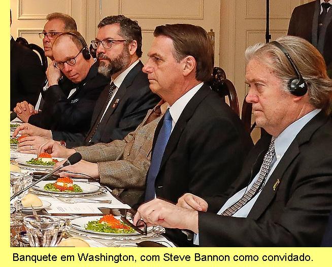 Steve Bannon com Bolsonaro.