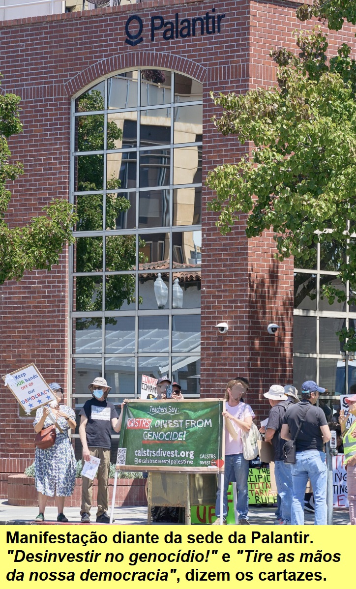 Manifestação diante da sede da Palantir.