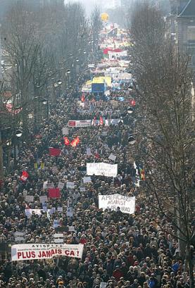 Paris, 15/Fev/03: Manifestao contra os preparativos de guerra contra o Iraque.