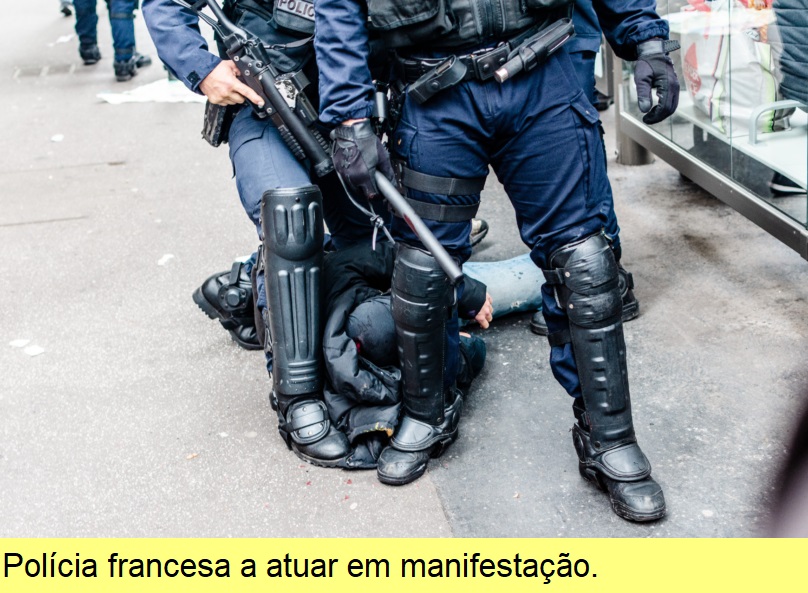 Polícia francesa.