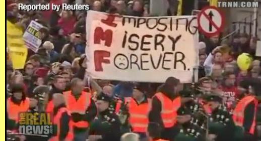 Cartaz na Irlanda: FMI,  impondo mis�ria para sempre.