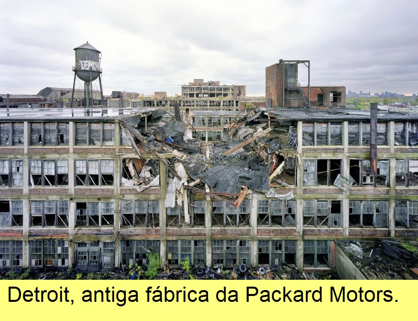 Detroit, antiga fábrica da Packard.