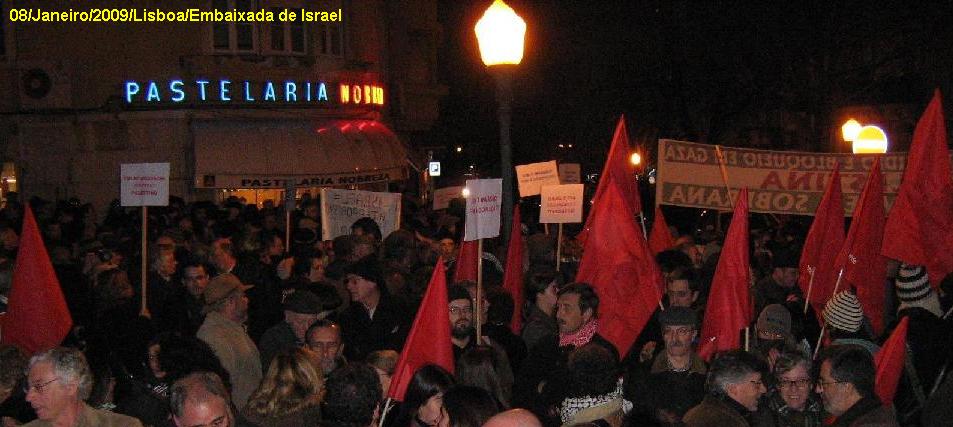 Manifesta��o frente � Embaixada de Lisboa em Lisboa.