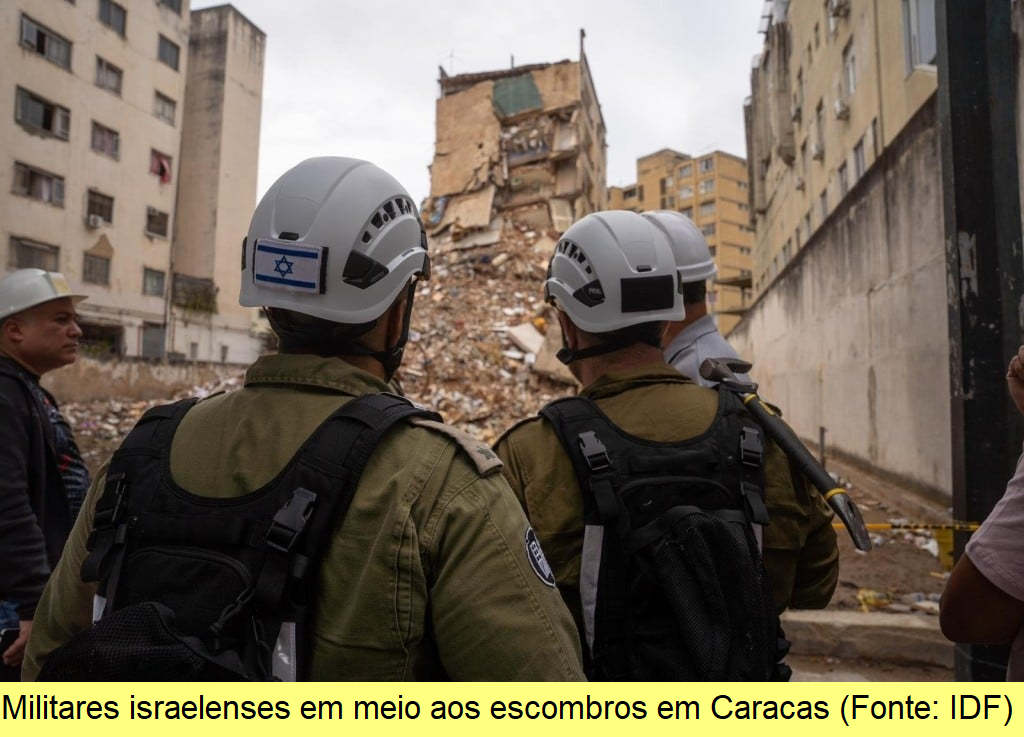 Engenheiros militares israelenses caminham entre os escombros em Caracas (Fonte: IDF).